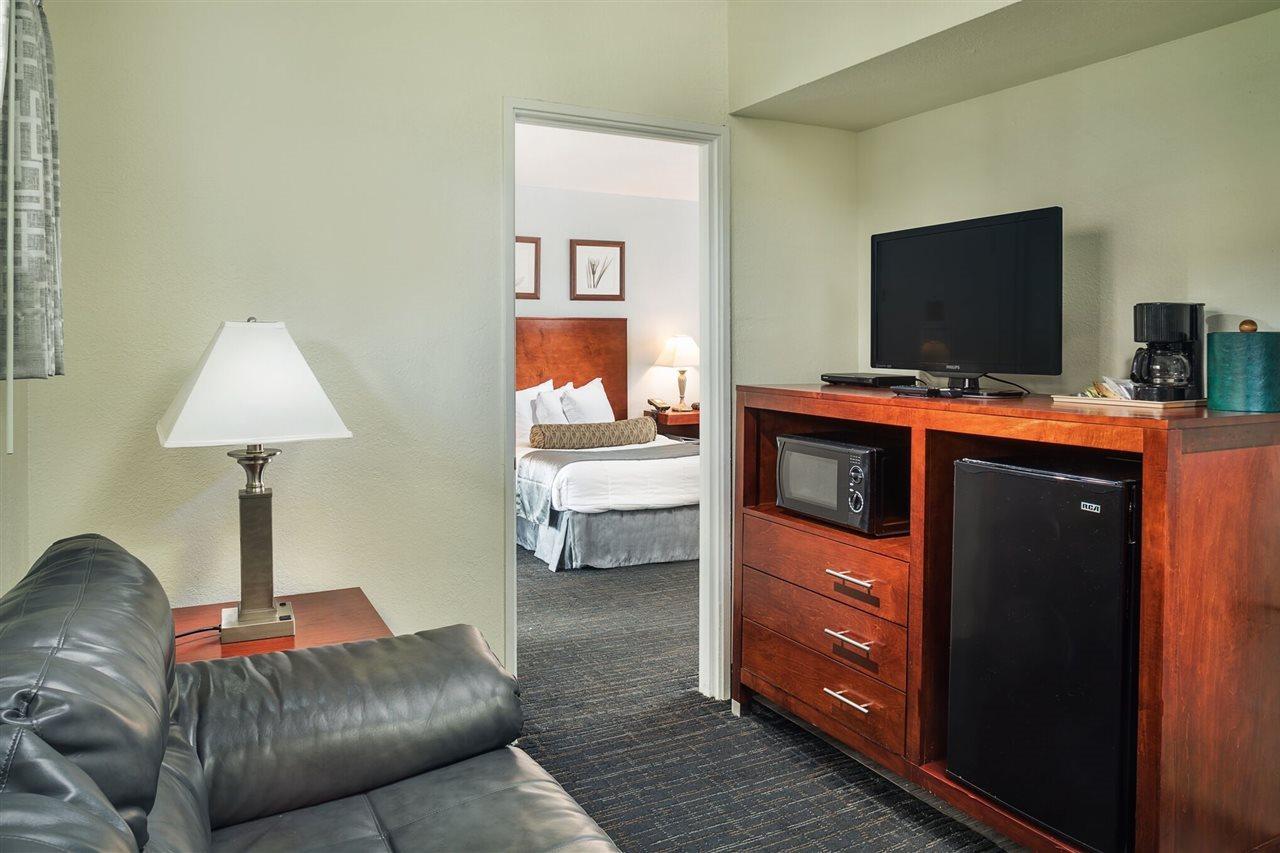 The Beachcomber St. Pete Beach Resort & Hotel Экстерьер фото