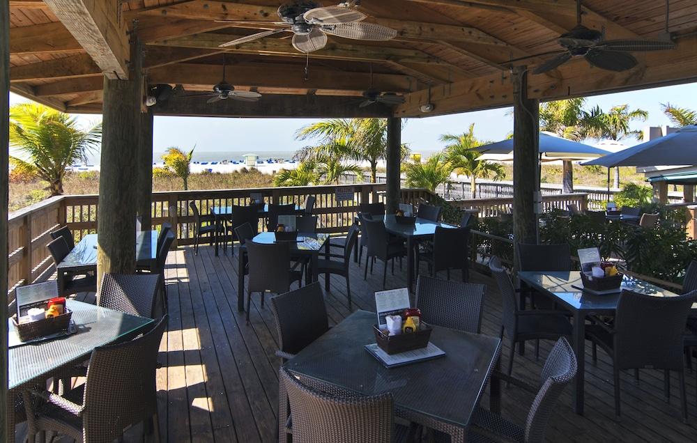 The Beachcomber St. Pete Beach Resort & Hotel Экстерьер фото