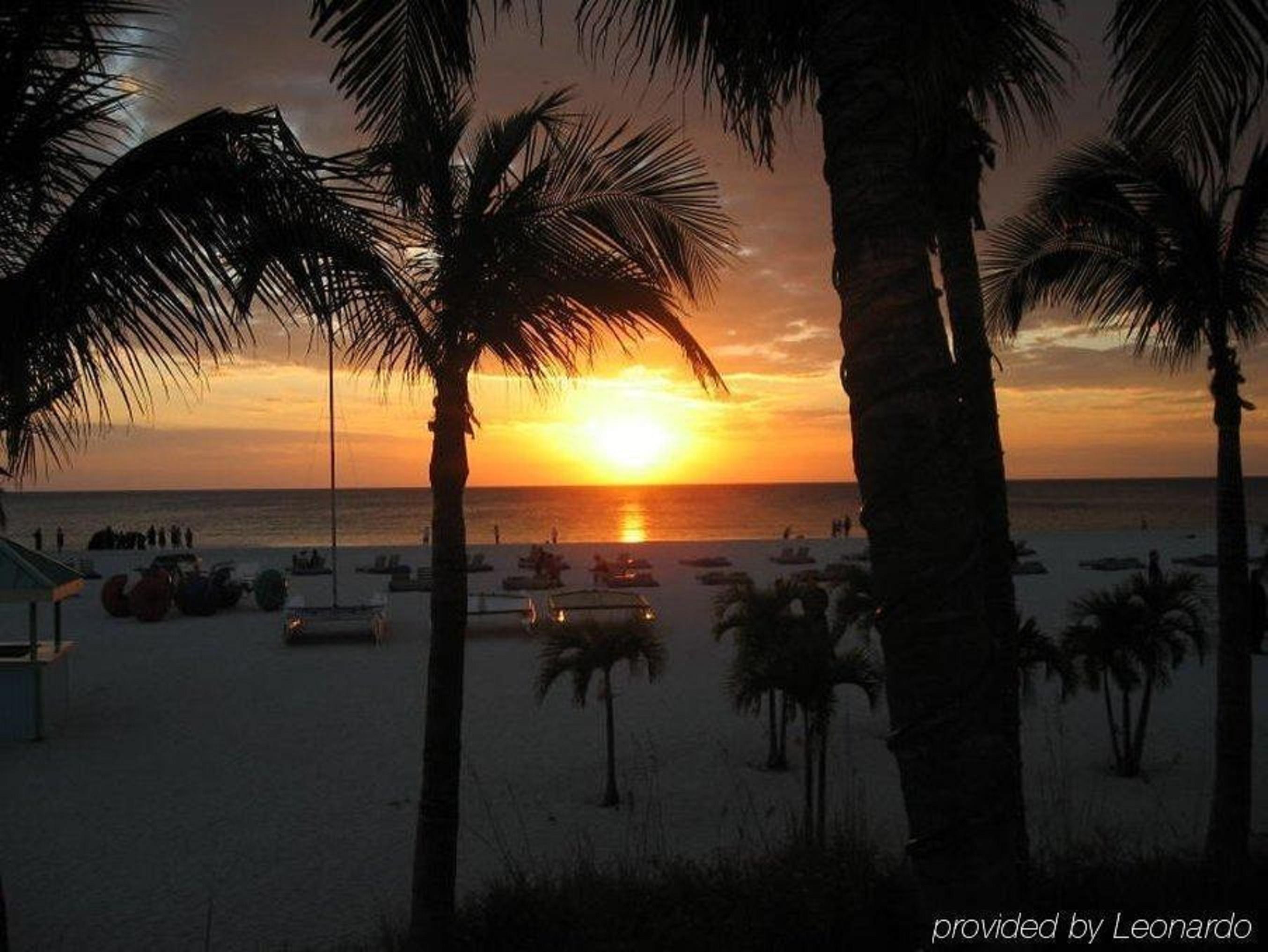 The Beachcomber St. Pete Beach Resort & Hotel Экстерьер фото
