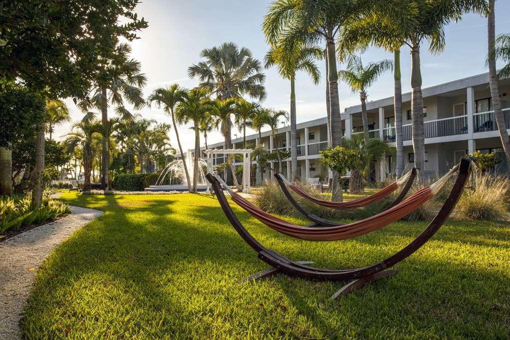The Beachcomber St. Pete Beach Resort & Hotel Удобства фото