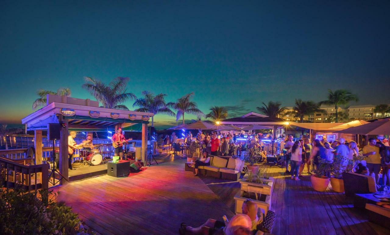 The Beachcomber St. Pete Beach Resort & Hotel Экстерьер фото